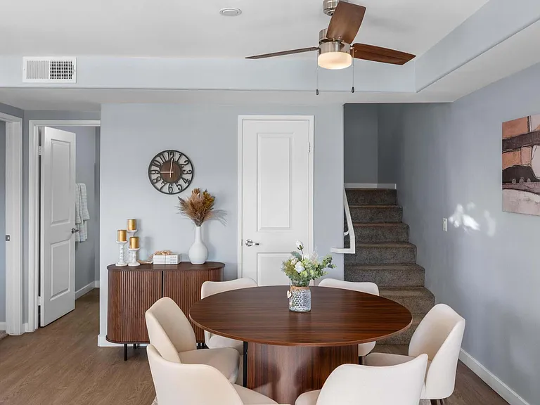 River Ranch Townhomes & Apartments — Photo 107