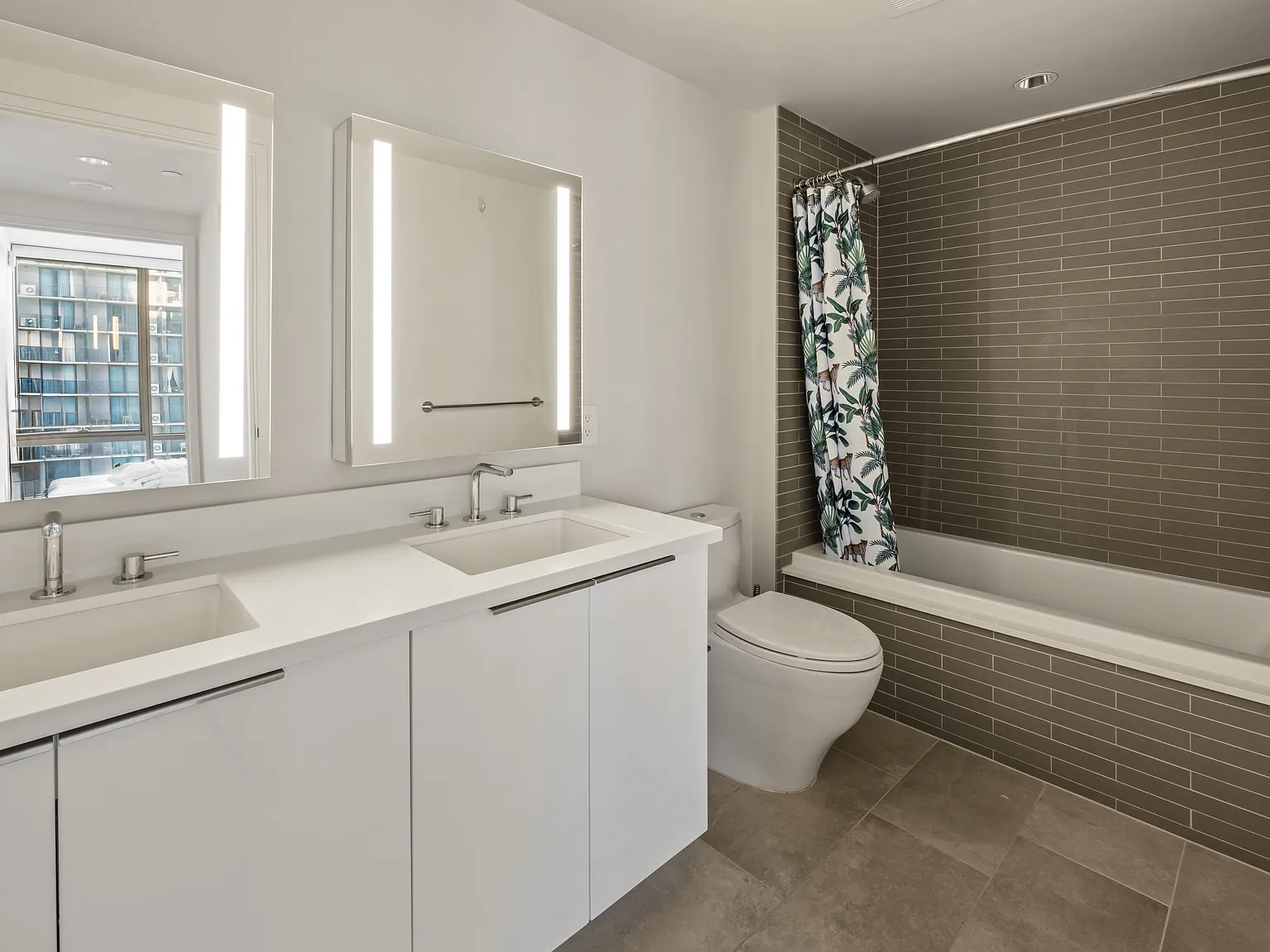 1 bed, 703 sqft, $3,700 — Photo 4