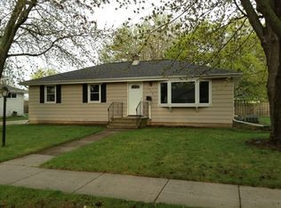 1417 N Nicholas St, Appleton, WI 54914