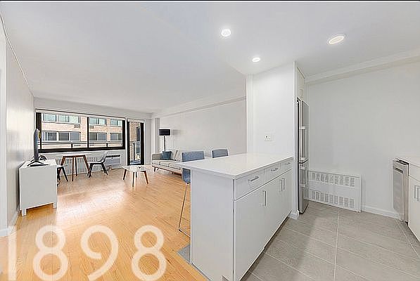 1st image of 135 W 96th St APT 3B