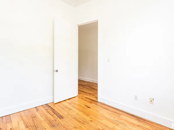 2124 Fulton Street image 12 of 15