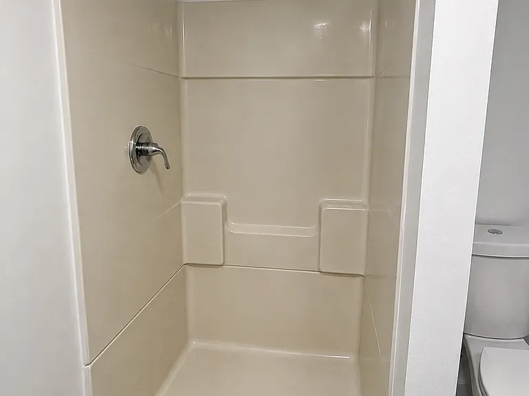 645 Shepley Dr — Photo 15