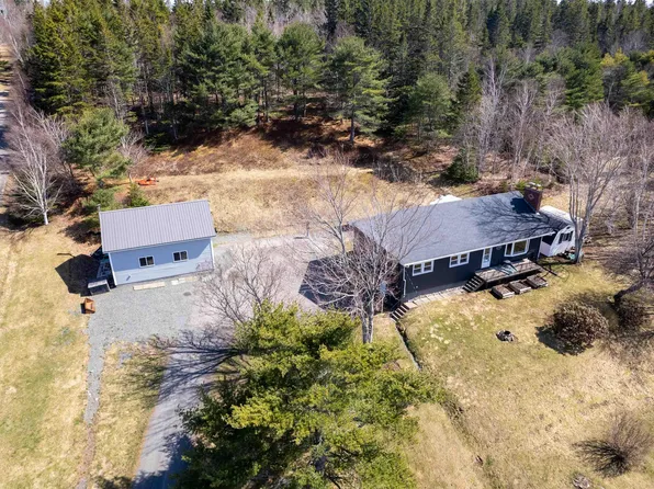 58 Macbelger Cres, Victoria, NS B1X 1J1