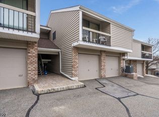 100 Overlook Dr, Clinton, NJ 08809