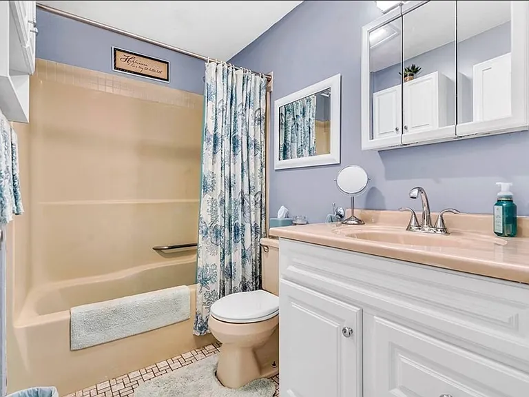 804 Pinewood Dr — Photo 16