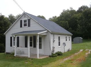 4365 Summit Rd, Barberton, OH 44203