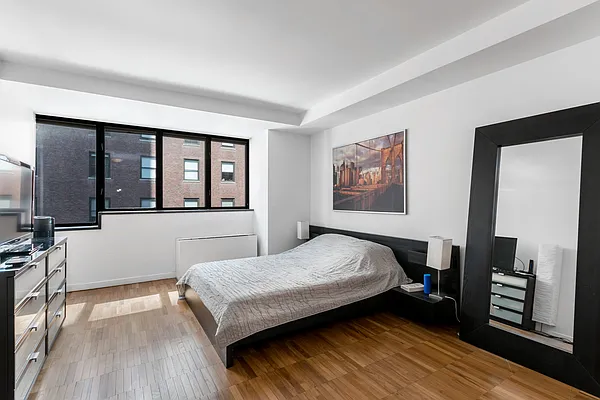 Rented by Douglas Elliman | media 19