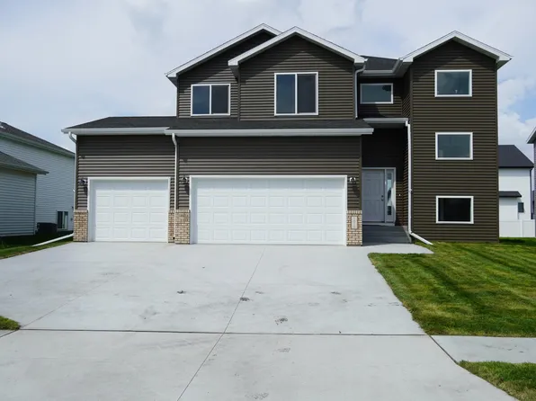 5816 James Dr W, West Fargo, ND 58078