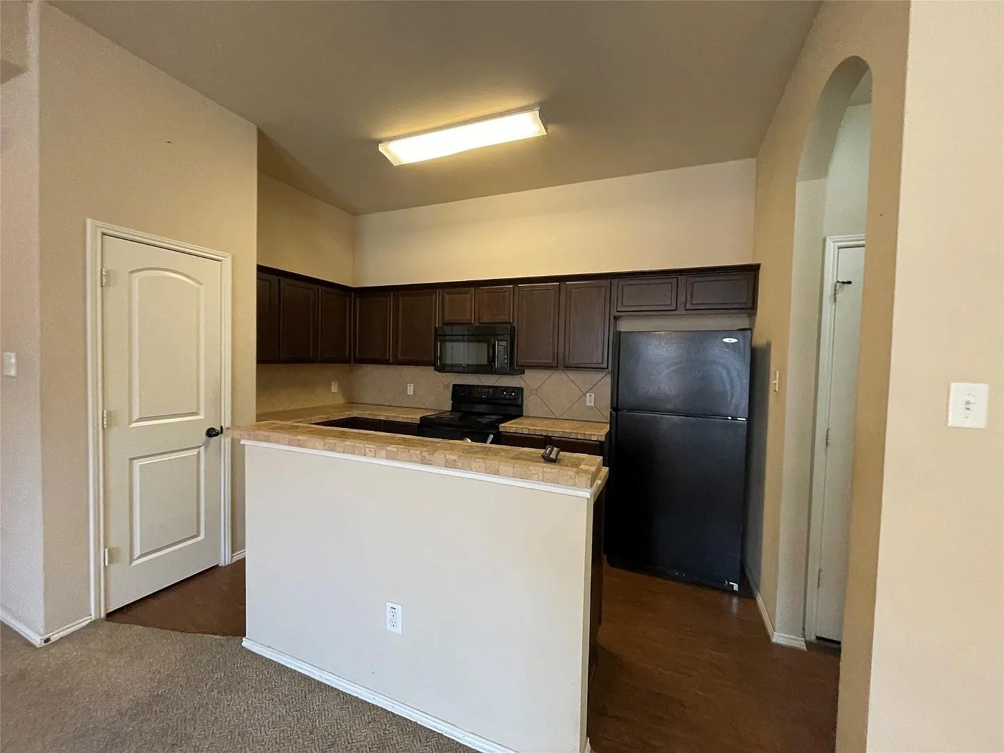 Charming 3-Bed Home with Fenced Yard, Trails, and Pond Access in Woodland Estates 2-Car Garage! — Photo 4