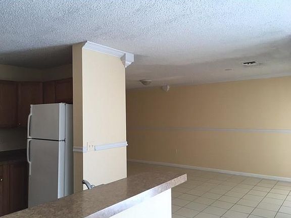 3rd image of 4117 Eastridge Cir