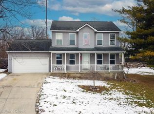 2998 Barkman Dr, Waterford, MI 48329