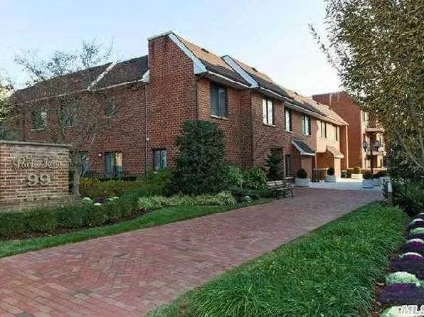 99 S Park Ave, Rockville Centre, NY 11570