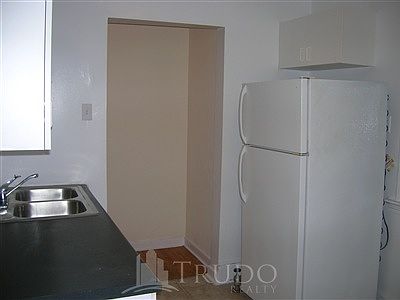 2nd image of 2330 N Spaulding Ave #2332.5-3B
