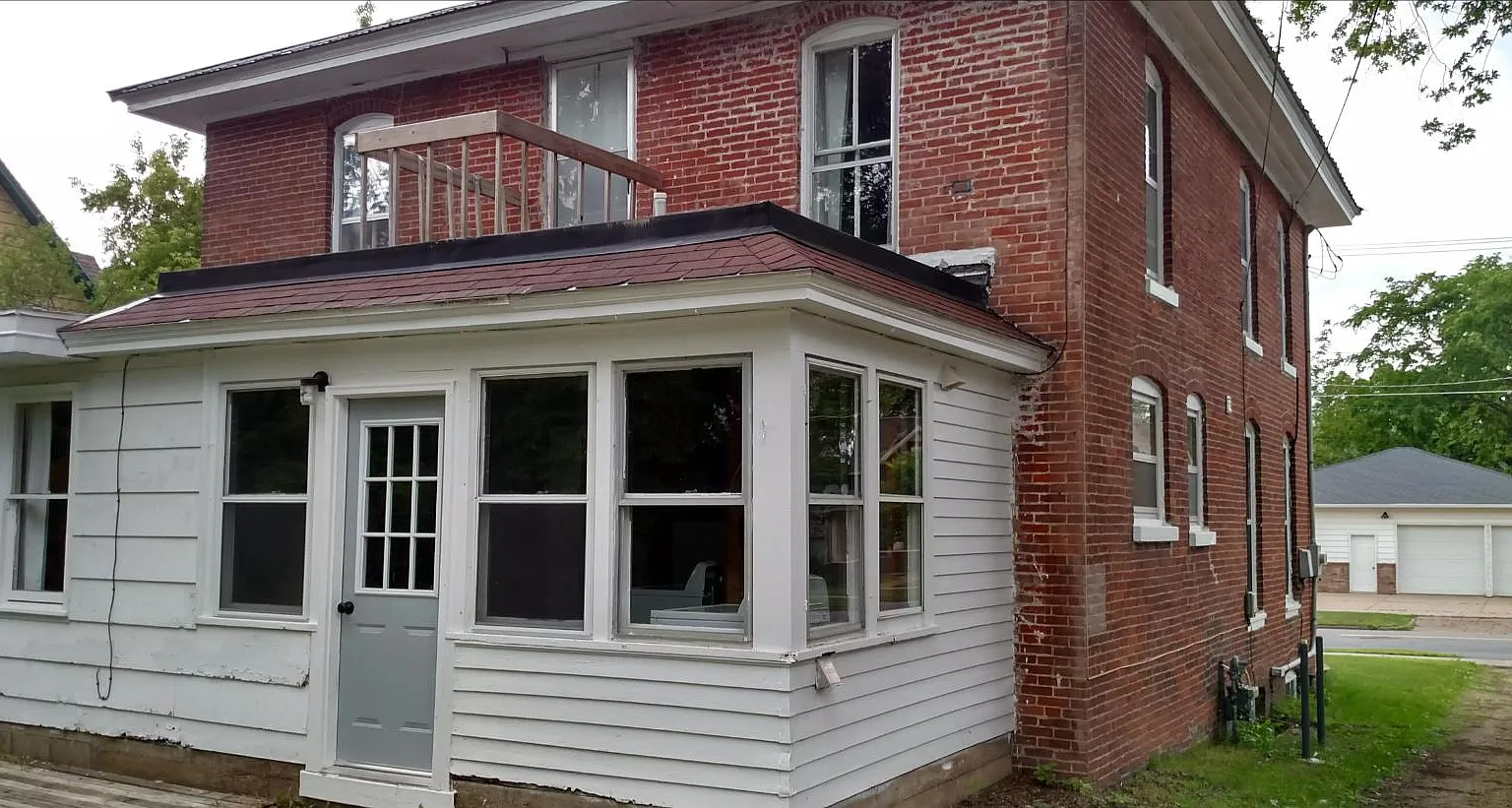 7 bed, 2412 sqft, $2,350 — Photo 3
