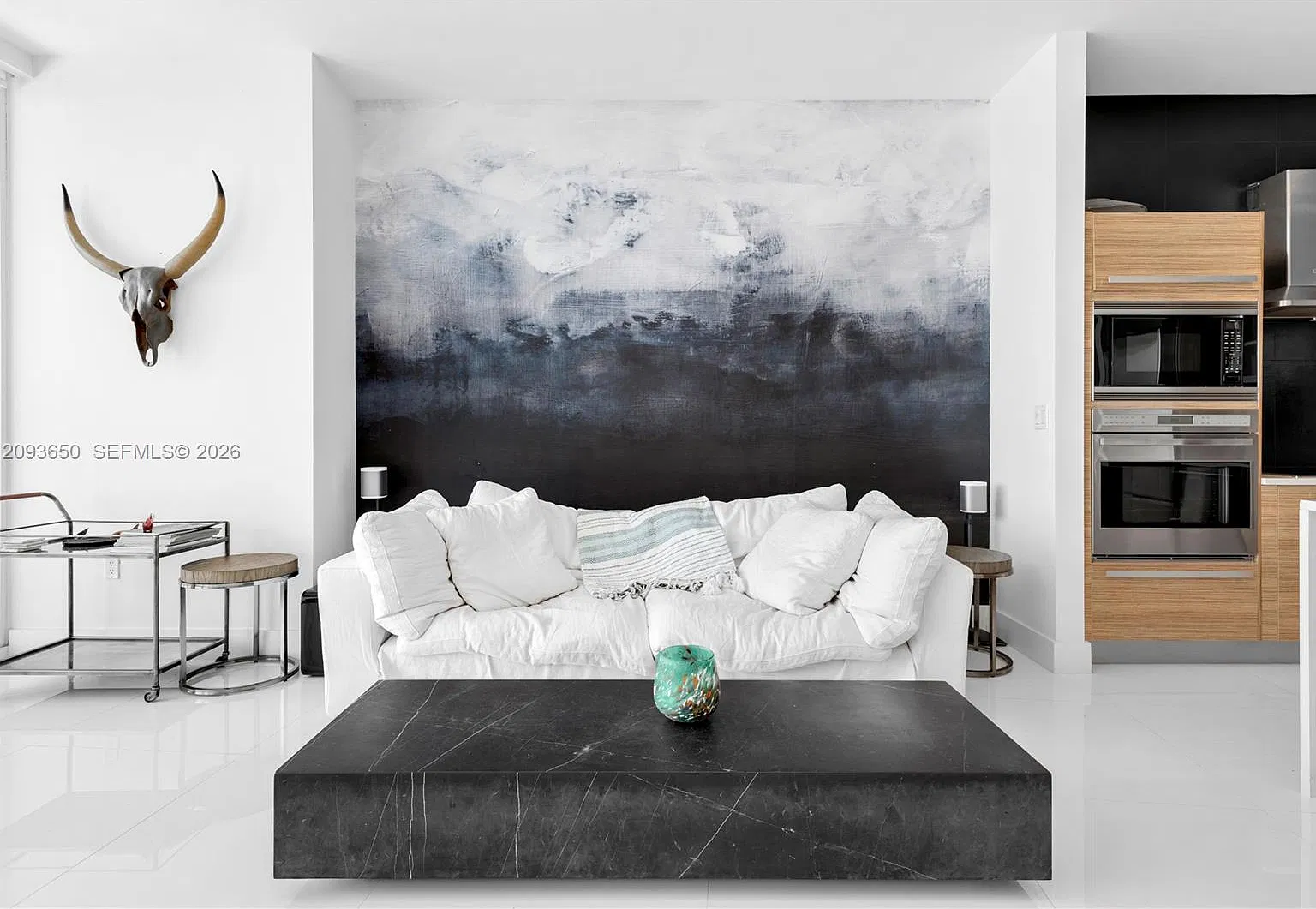 Paramount Bay Condo — Photo 1