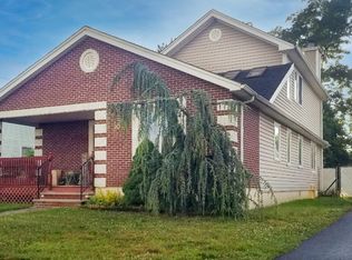 20 Eisenhower Dr, Sayreville, NJ