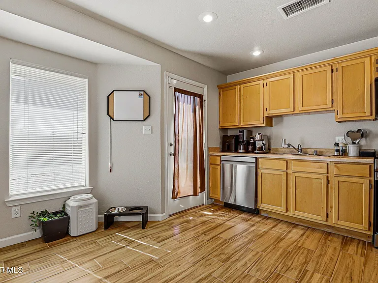 12928 Alfredo Apodaca — Photo 16