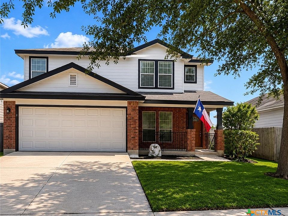 1st image of 215 San Saba