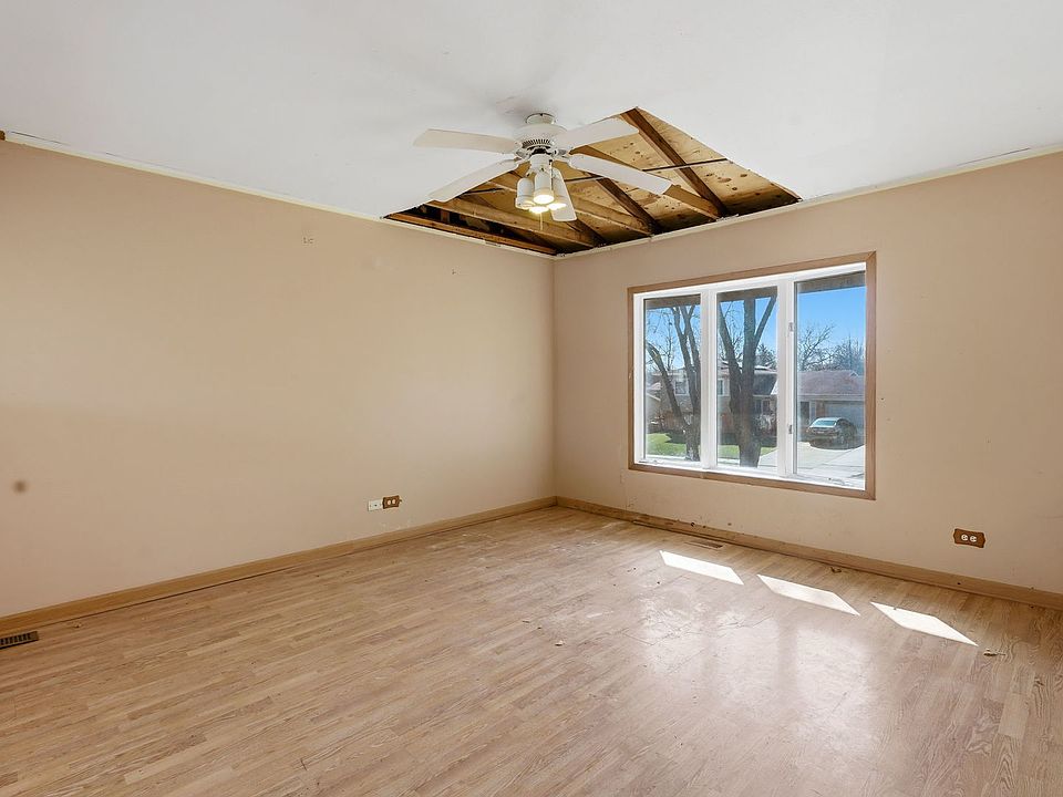 646 Dickens Ave, Glendale Heights, IL 60139 | Zillow