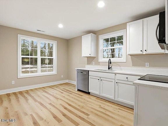 4th image of 404 W James Street