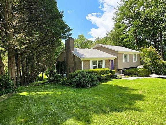 3rd image of 406 Laurel Mountain Rd
