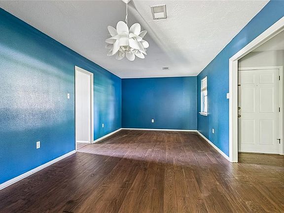 4th image of 113 W Pinewood Dr