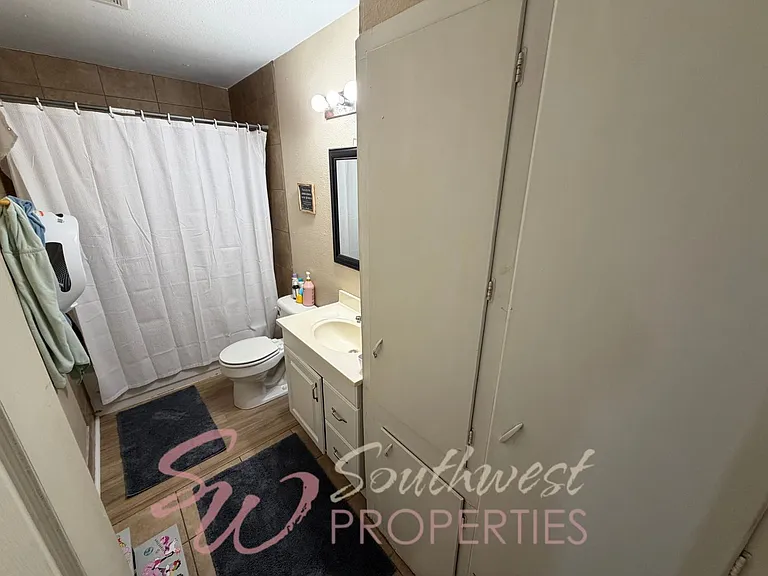 1240 N Garfield Ave — Photo 11
