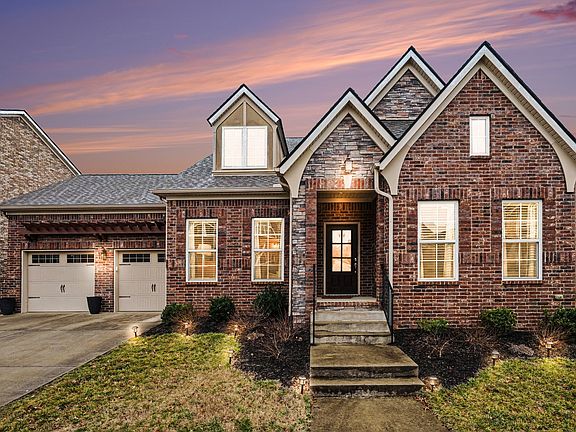 2nd image of 700 Beamon Dr