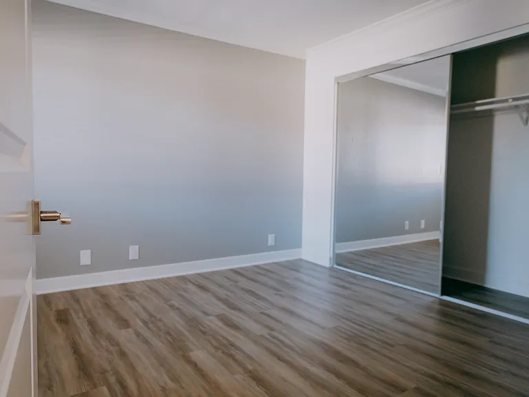 Meridian Apartments — Photo 20