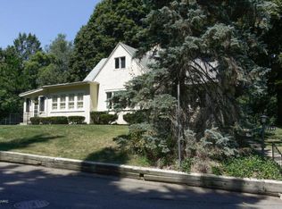 2238 Springhill Dr, Kalamazoo, MI 49008