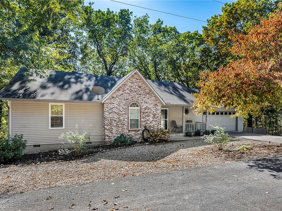 1st image of 4 McGinnis Ln