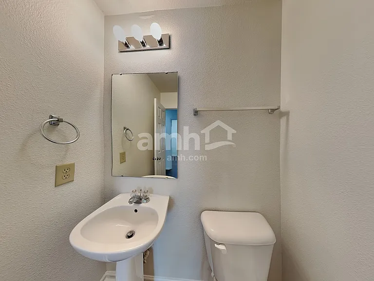 524 Bridgewater Dr — Photo 10
