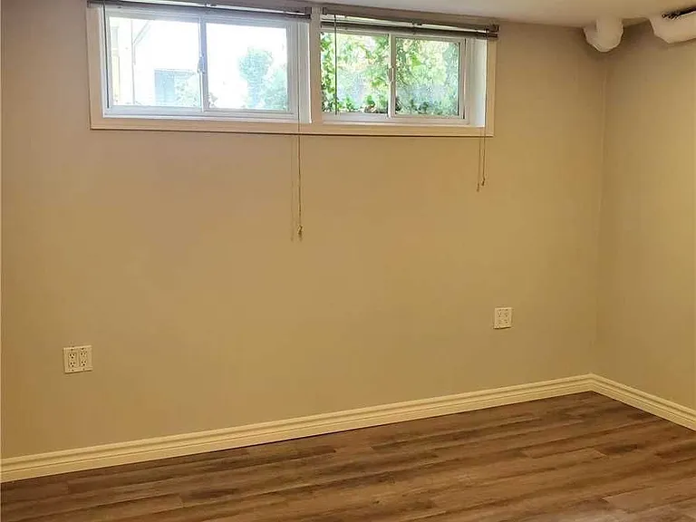 598 Middlewoods Dr — Photo 20