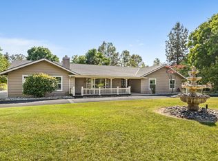 13801 E Rialto Ave, Sanger, CA 93657