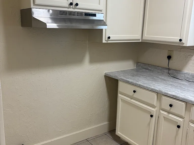 212 Denver St — Photo 4