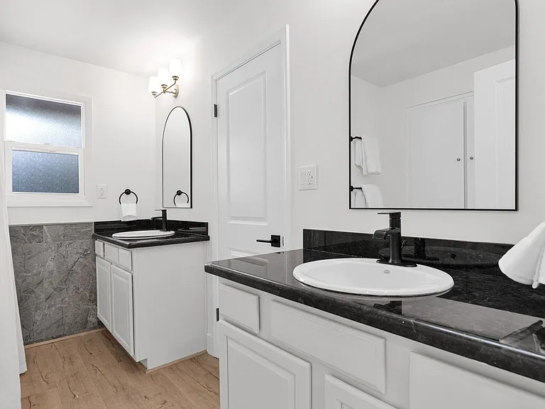 1233 E Campus Dr — Photo 10