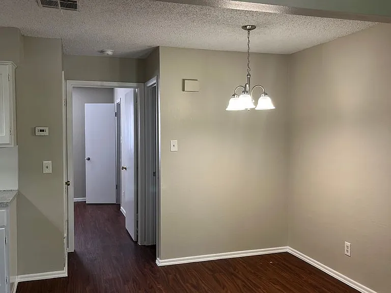310 Castlewood Dr — Photo 1
