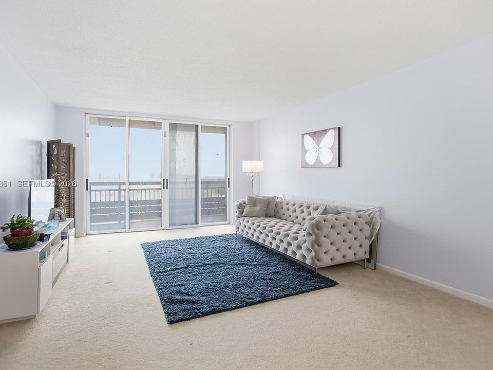 1st image of 555 NW 4th Ave #4150