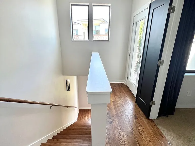 1035 Chester Ave #2 — Photo 18