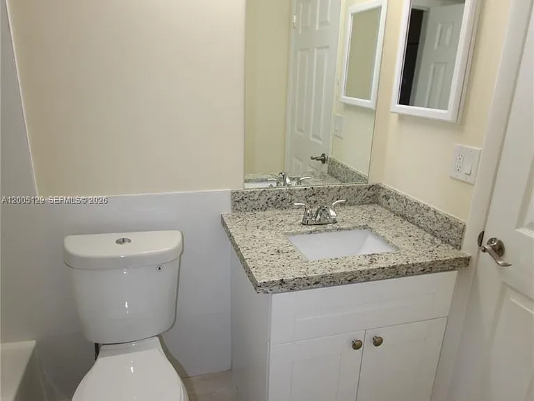 2890 N Oakland Forest Dr #204 — Photo 26
