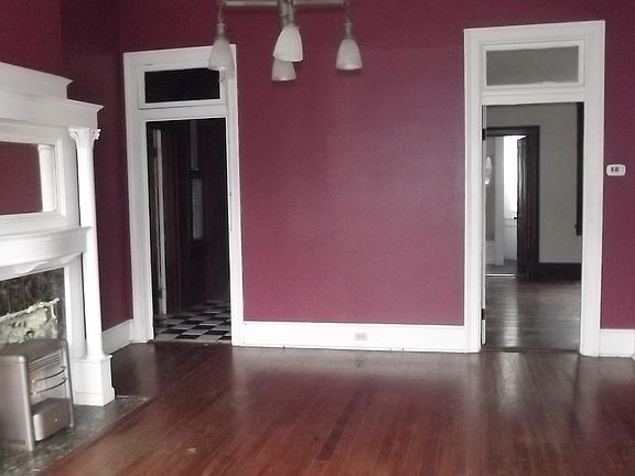 5th image of 711 W Main St