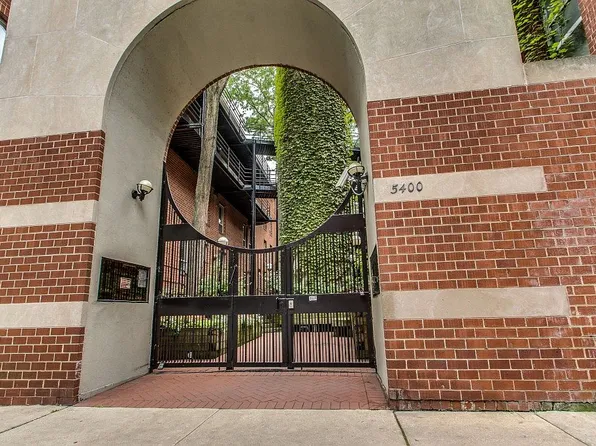 5400 S Hyde Park Blvd APT 1B, Chicago, IL 60615