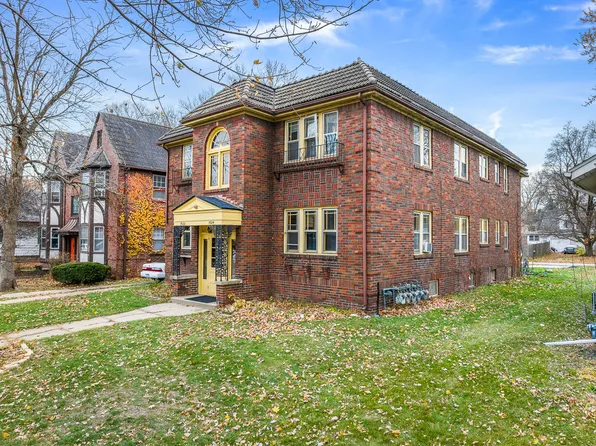 1922-24 Douglas St, Rockford, IL 61103