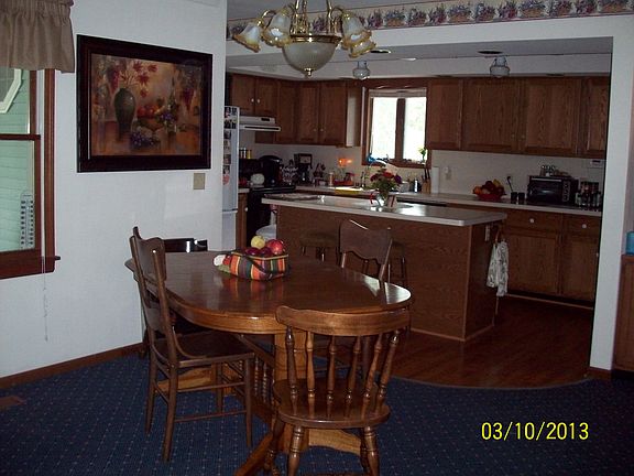 Kitchen/ Dining Room