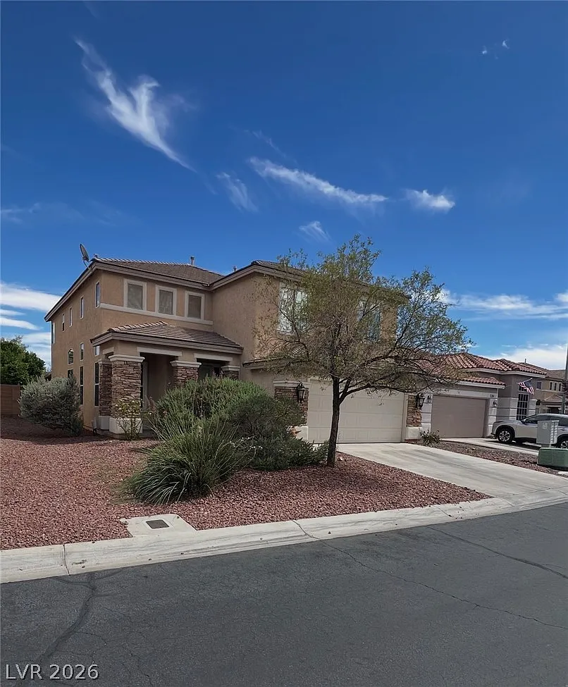 4 bed, 3.0 bath, 2678 sqft, $3,945 — Photo 2