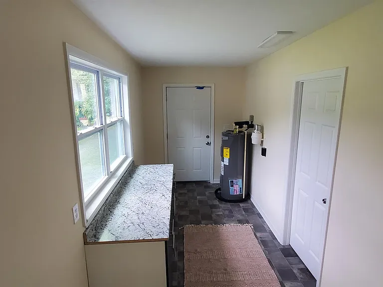 854 Allison St — Photo 9