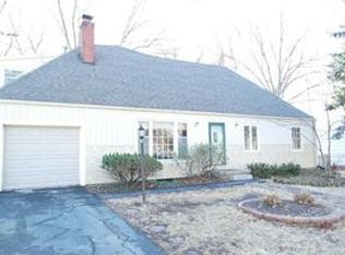7925 Norwood Dr, Prairie Village, KS 66208