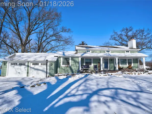 1640 Wenwood Pkwy, Fenton, MI 48430