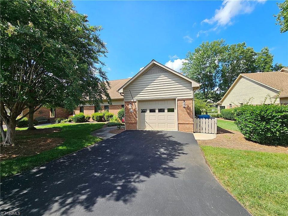 1st image of 347 Hollybrook Dr