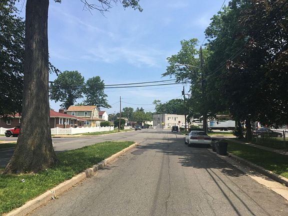 4th image of 30 Pierson Ave